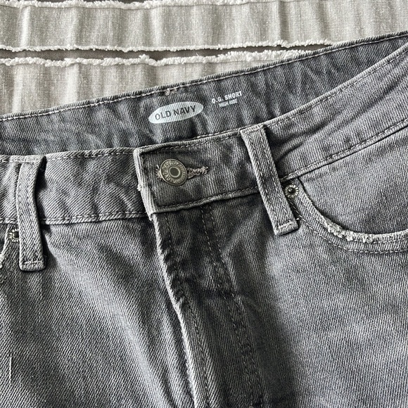 Old navy womens jean shorts - Picture 2 of 4